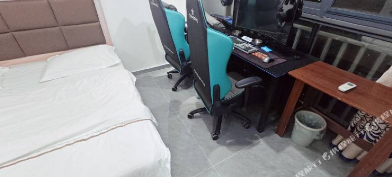 捷豹电竞民宿(湖北工业大学店)图片