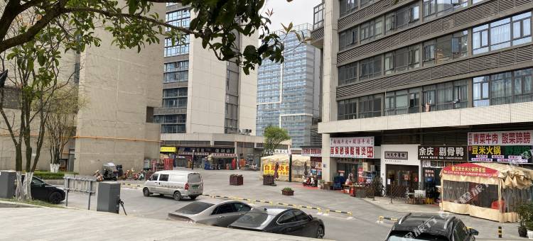 贵阳千翻民宿(富力新天地店)图片