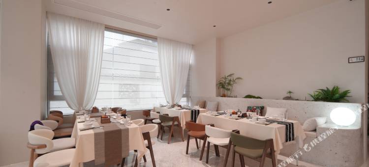 花筑·明月溪客·恒温泳池·山野溯溪度假民宿(月亮湾景区店)图片