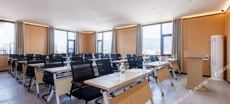 盈江云曼酒店(盈江广场店)图片