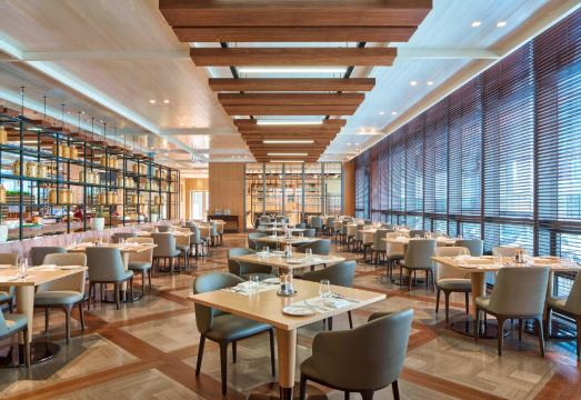 Landing Jeju Shinhwa World Hotels & Resorts Hotel Overview