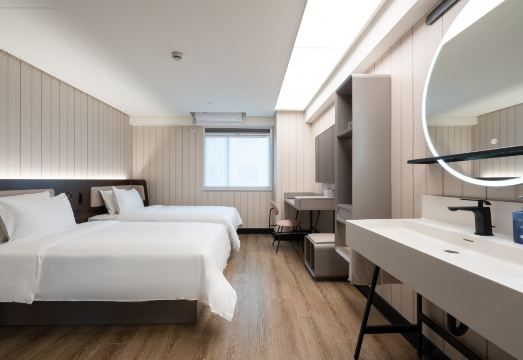 HanTing Hotel (Guangzhou Tianhe) Hotel Overview