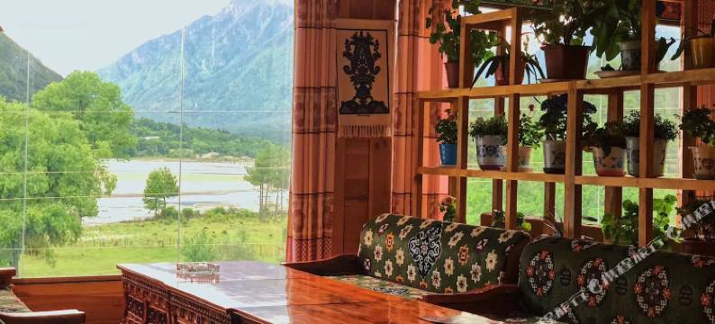 波密江边嘎玛客栈图片