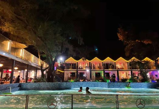 Dongxing Guanhaiyuan InnOver view