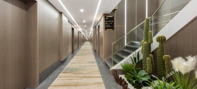 柏顿酒店(信阳高铁东站店)图片