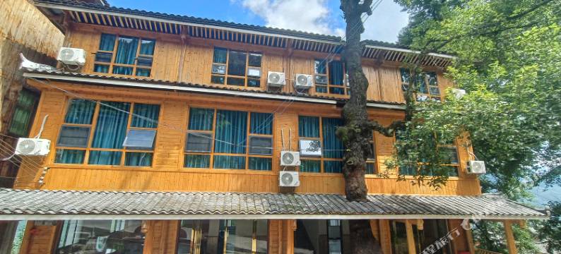 加榜梯田枫香山居图片