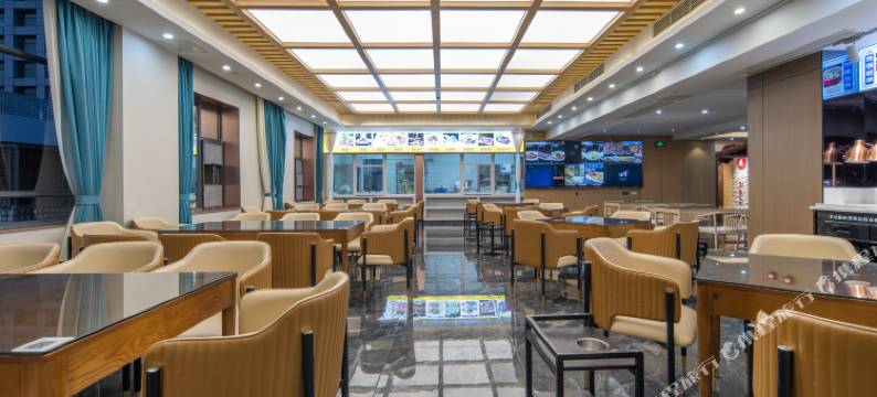 环球6万里·国际酒店(成都火车南站地铁站店)图片