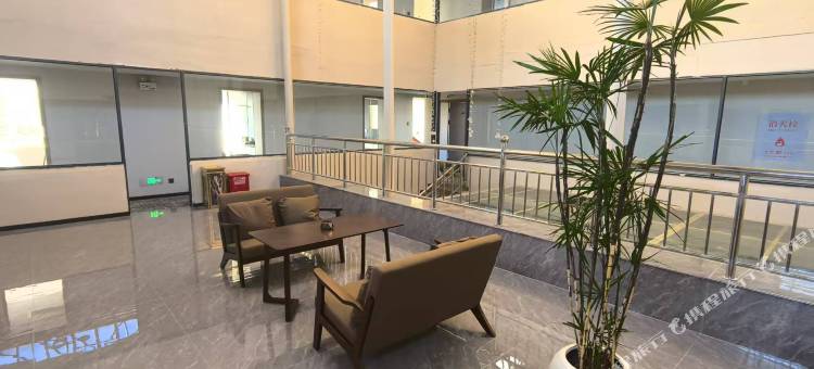 蔚寰云境智能酒店图片