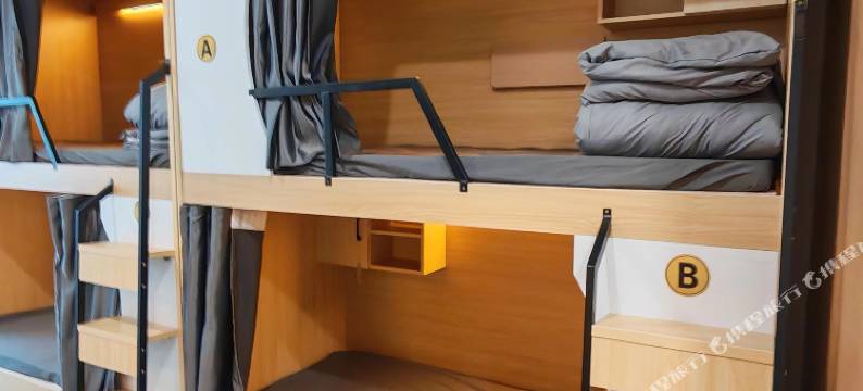 景轩青年旅舍(万象SOHO店)图片