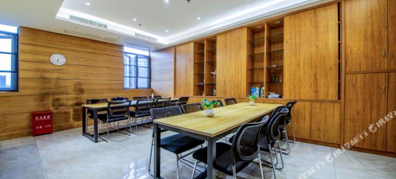 云上酒店(贵阳高铁北站店)图片