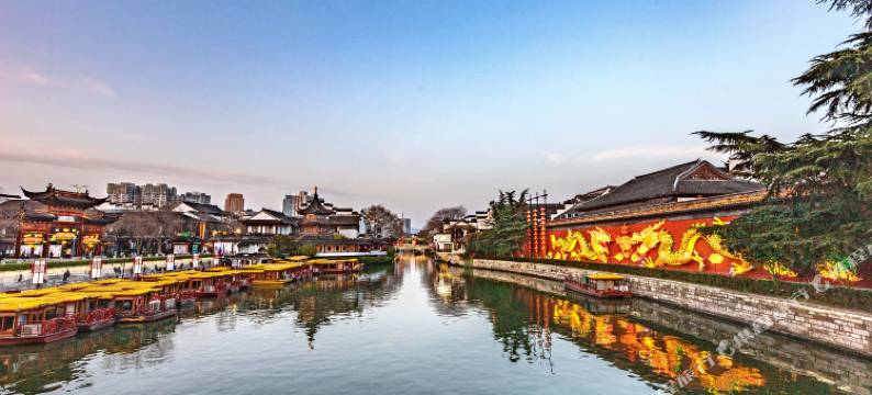 南京肯定铂金酒店(莫愁湖地铁站店)图片