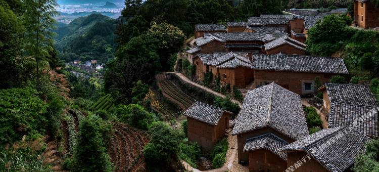 松阳星空下半岭图片