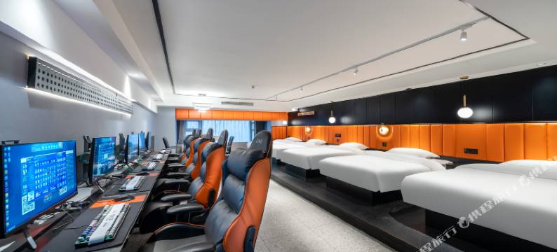 EHA萤火电竞酒店(武汉东西湖常青花园店)图片