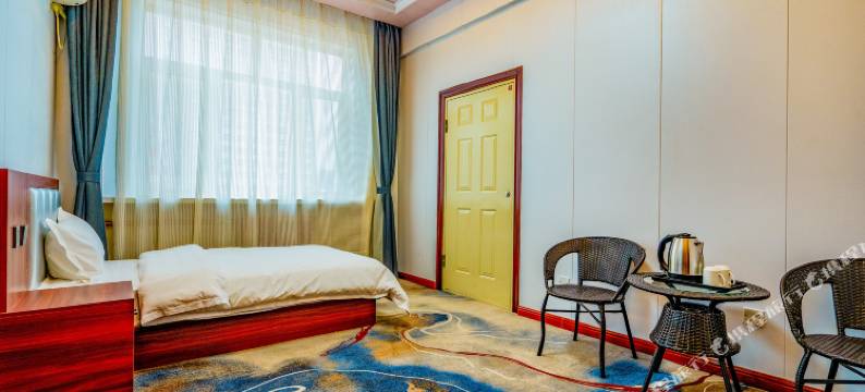 昆仑酒店(赤峰市医院店)图片