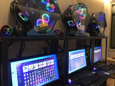 亚信电竞民宿(上海南浦大桥地铁站店)