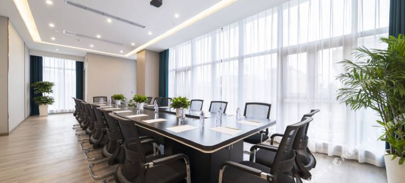 都江堰源东雅居酒店(融创乐园熊猫谷店)图片