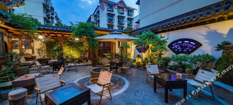 峨眉山下书院图片