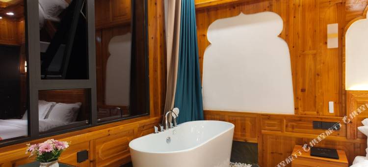 开蔓铂金酒店(新都桥贡嘎雪山观景台店)图片