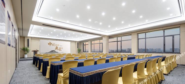 沈阳浑南区沈抚大道亚朵酒店图片