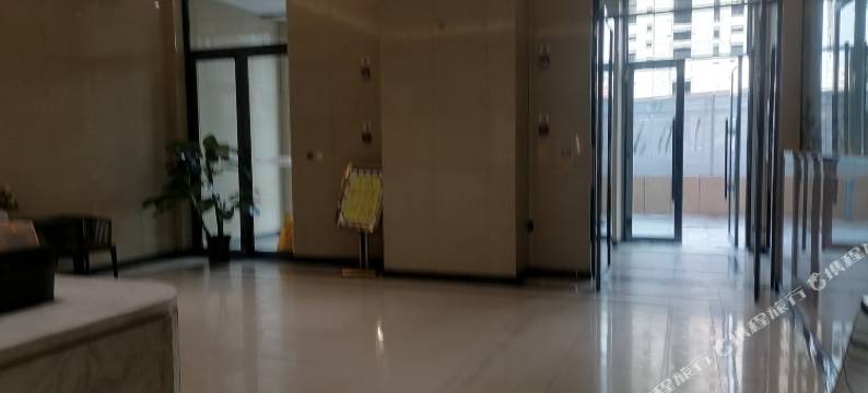 岚栖服务公寓(万达店)图片