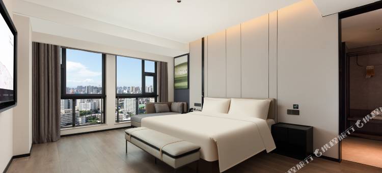 泉州石狮德辉广场亚朵酒店图片