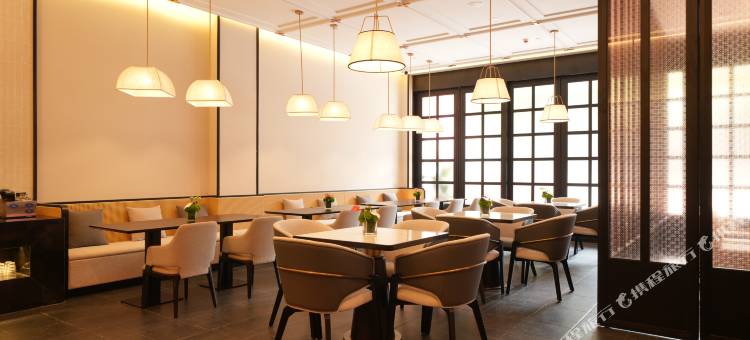 STADSBESÖK龙珠酒店(宜宾冠英古街合江门广场店)图片