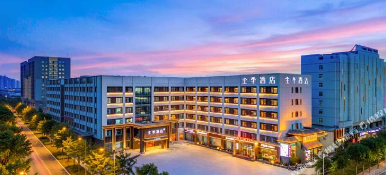 全季郑州经开第八大街经开广场地铁站酒店图片