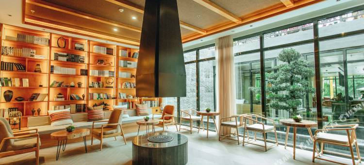 爱上怒江·江景酒店(泸水六库怒江西岸店)图片