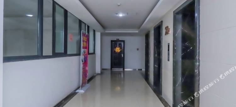 77概念主题酒店(郑州大学地铁站店)图片