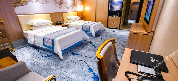 逸佳大酒店(十堰竹溪县绿谷中央城店)图片