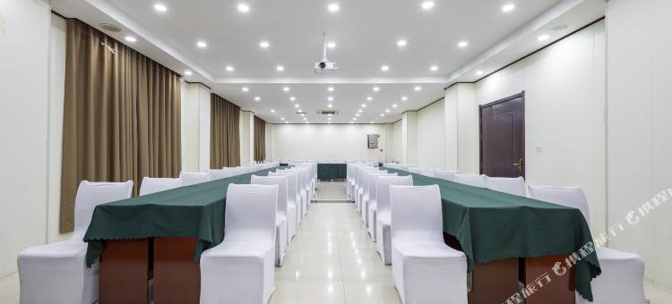 派酒店(开封兰考汴兰大道红星美凯龙店)图片