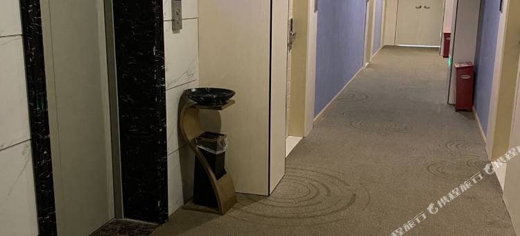 册亨城市假日酒店(县政府坝坝篮球场店)图片