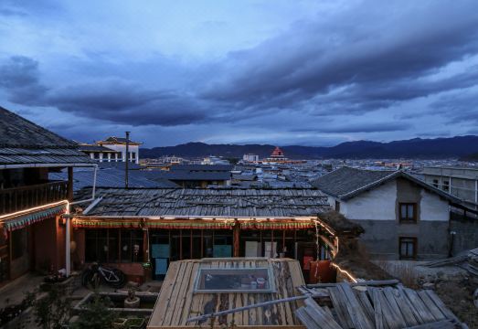 Shangri-La Wangshan Xiaoyuan Inn (Dukezong Ancient City Shop) Hotel Overview