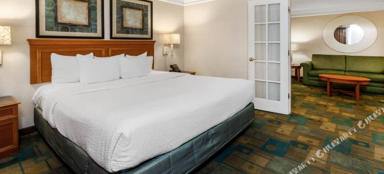 凤凰城西皮奥里亚拉昆塔温德姆套房酒店(La Quinta Inn & Suites by Wyndham Phoenix West Peoria)图片