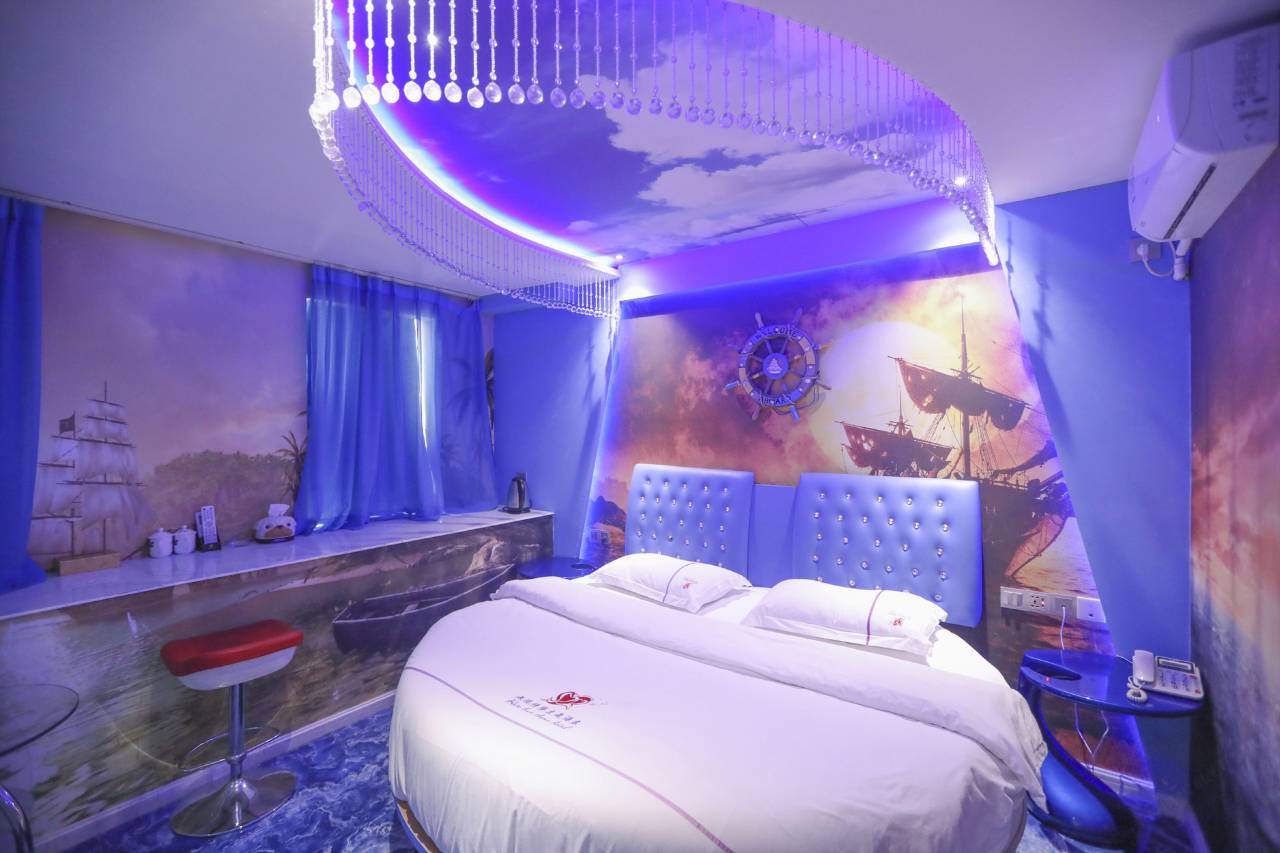 深8快捷民宿(深圳华强南地铁站店)