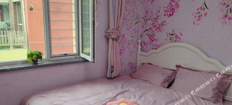 温暖时光电竞主题民宿图片