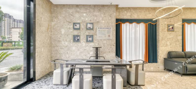 尊腾艺术电影酒店(杭州龙湖紫荆天街三墩地铁站店)图片