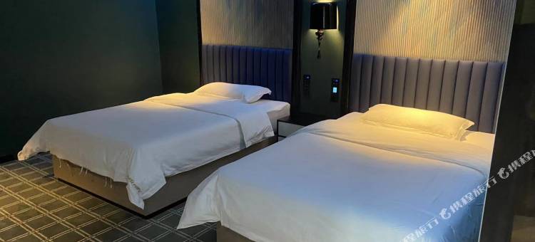 粤塔X趣影电竞酒店(广州天河广场车陂地铁站店)图片