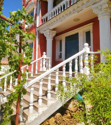 伊宁河水之滨民宿(伊犁河风景区店)