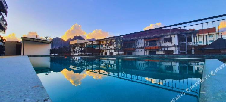 万荣乌多姆辛酒店(Thipphakone Vang Vieng Hotel)图片