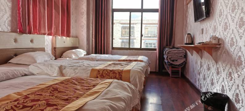 拉萨花语主题客栈(大昭寺八廓街店)图片