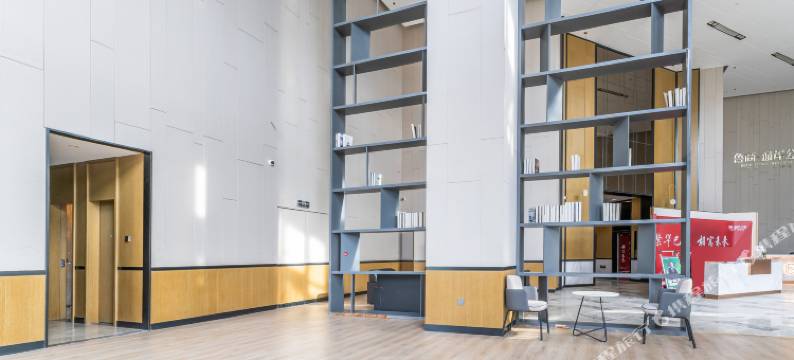 Crof·椿日微澜精品公寓(五四广场宁夏路地铁站店)图片