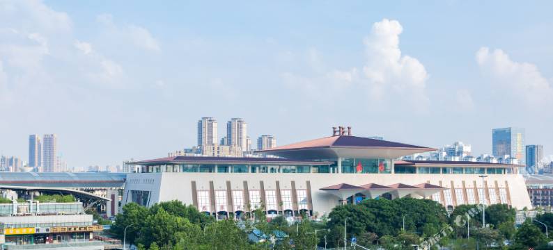 轻住联盟·武汉莱卡雅苑酒店(武昌火车站宏基客运站店)图片