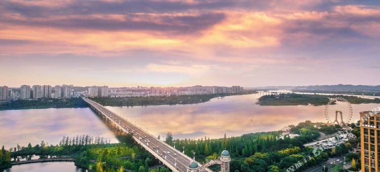 遂宁船山高铁站亚朵酒店图片