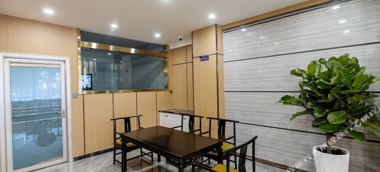 速8精选酒店(石河子世纪广场店)图片