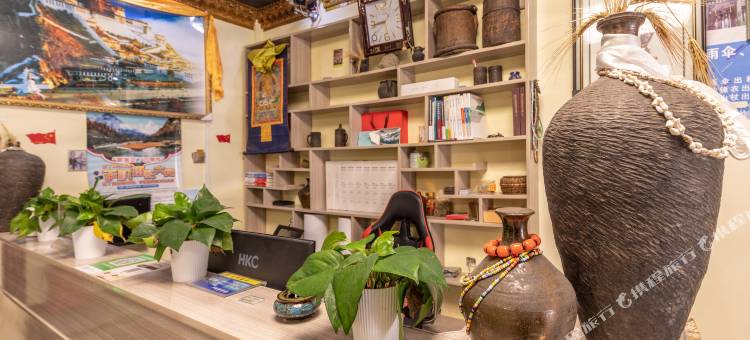 布觉精品民宿(稻城亚景区游客中心店)图片