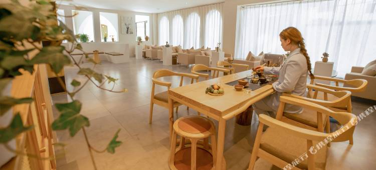 大理水天忘尘影院酒店(洱海公园店)图片