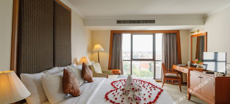 清迈阿莫拉塔佩酒店(Amora Thapae Hotel Chiang Mai)图片