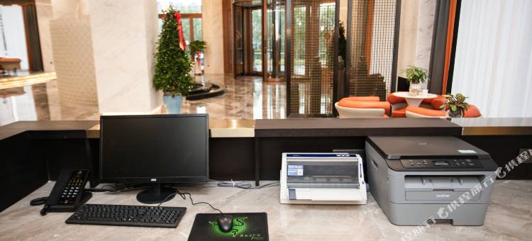 张掖尚景假日酒店(爱琴海购物中心高铁西站店)图片