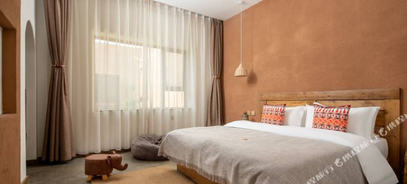 三生百间里民宿(阿克苏老街夜市店)图片